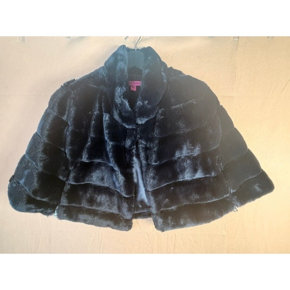 Betsey Johnson Black Faux Fur Cape Poncho Jacket Large Zip Pockets